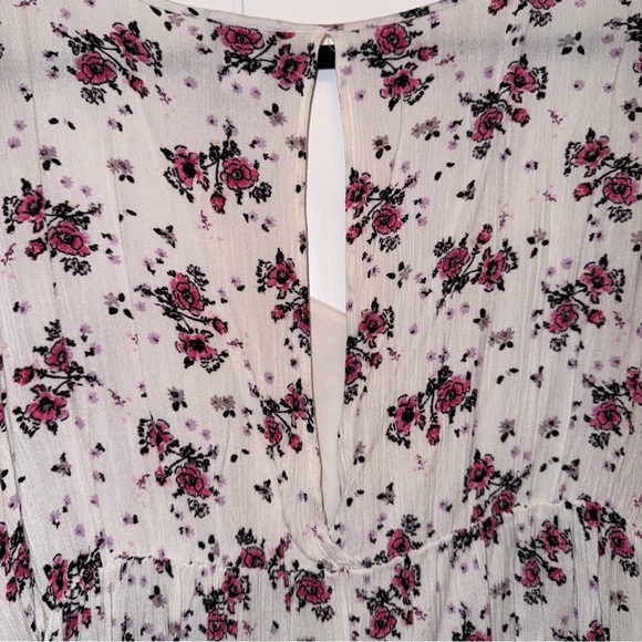 ✨torrid floral print gauze lace inset top✨ - Picture 6 of 6